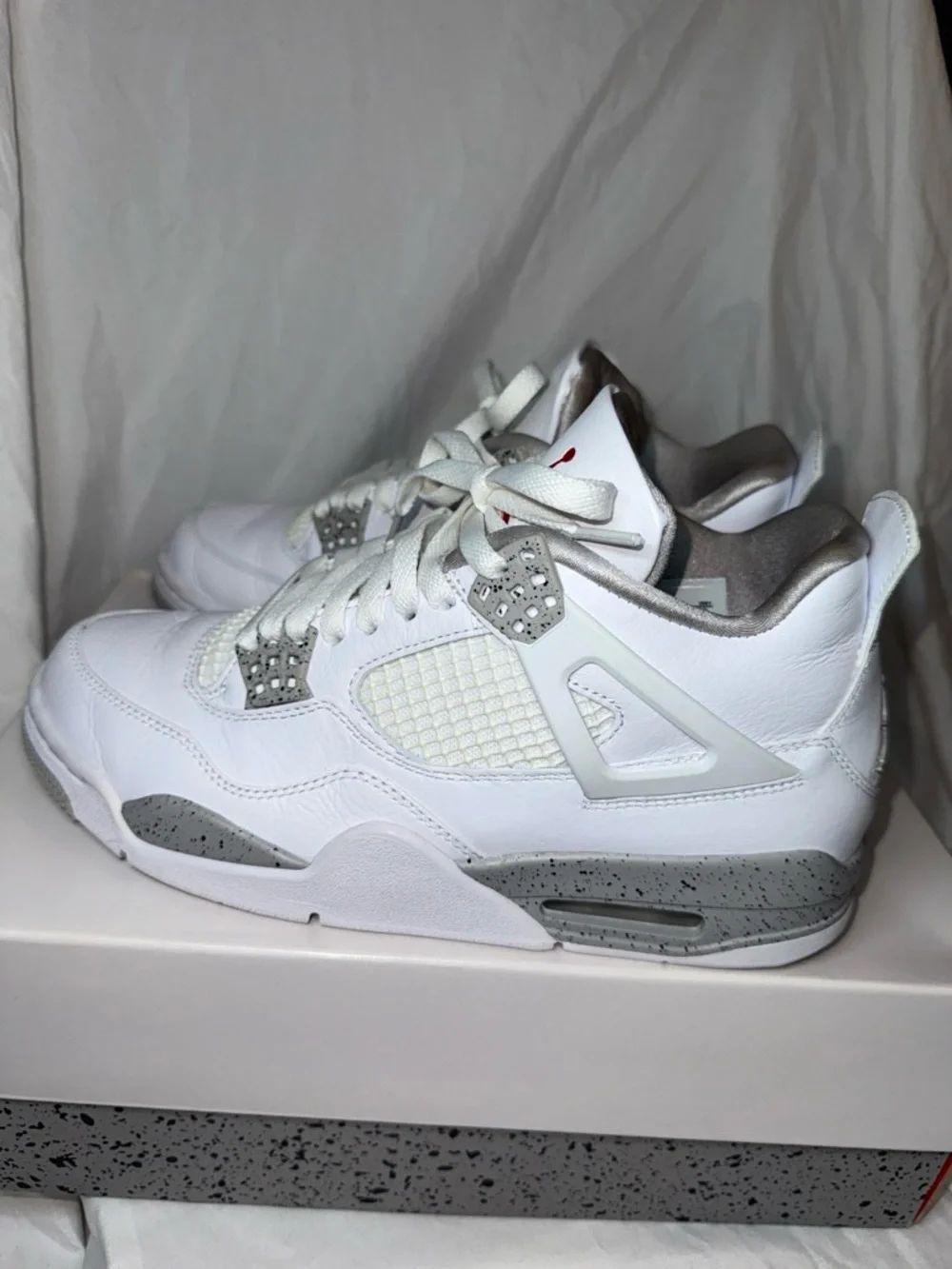 Air Jordan 4 Retro ‘White Oreo’